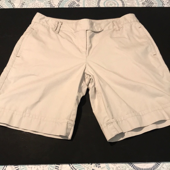 LOFT Pants - Ann Taylor LOFT Kaki Sz 4 Woman Shorts